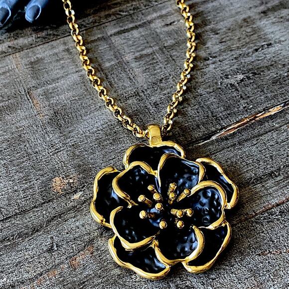 NEW Black Flower Pendant Necklace - Picture 7 of 12